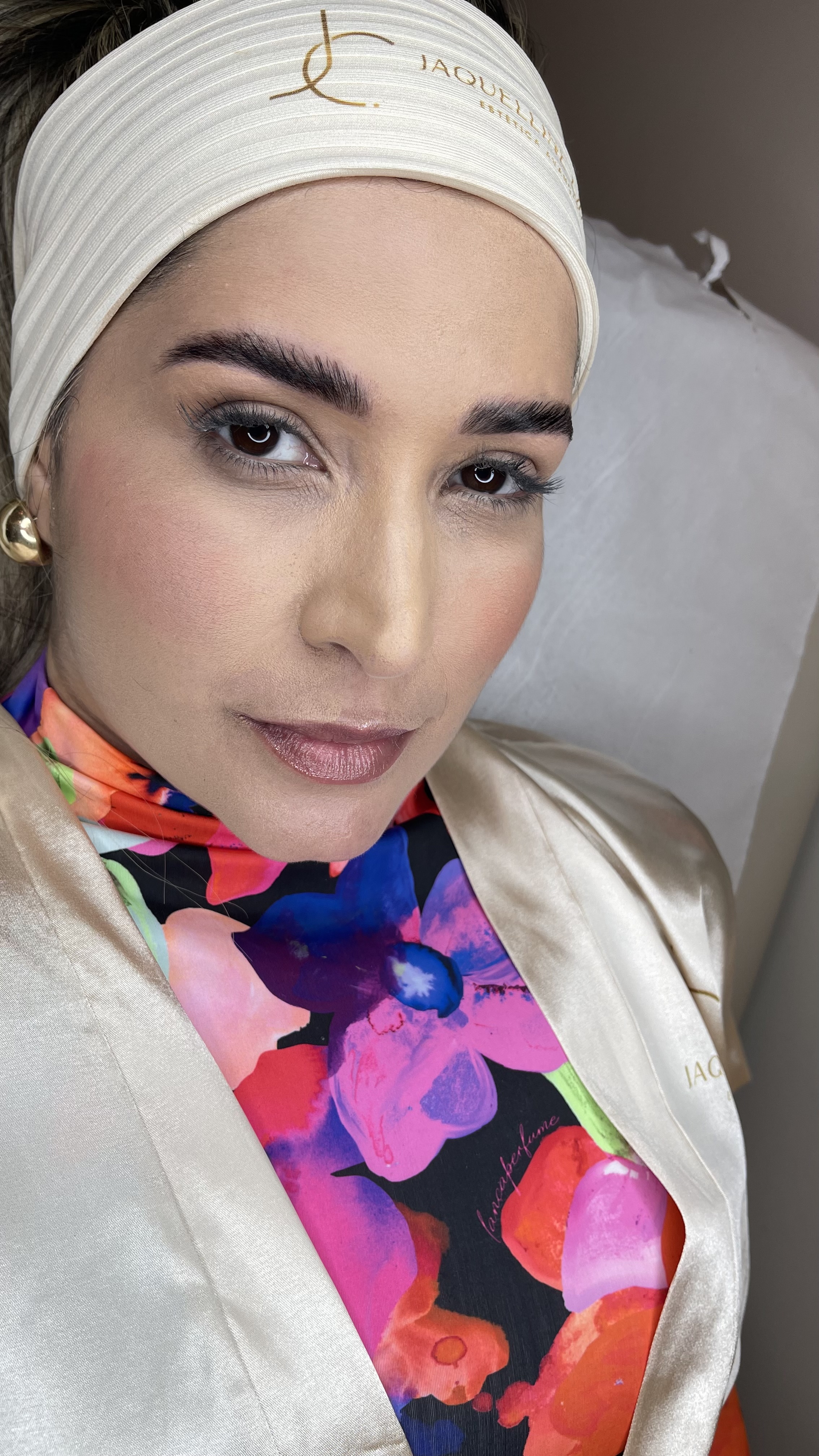 Sobrancelha — resultado com tiara